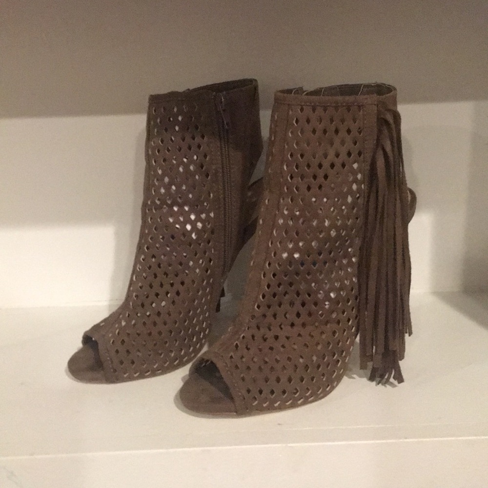 Tan heels